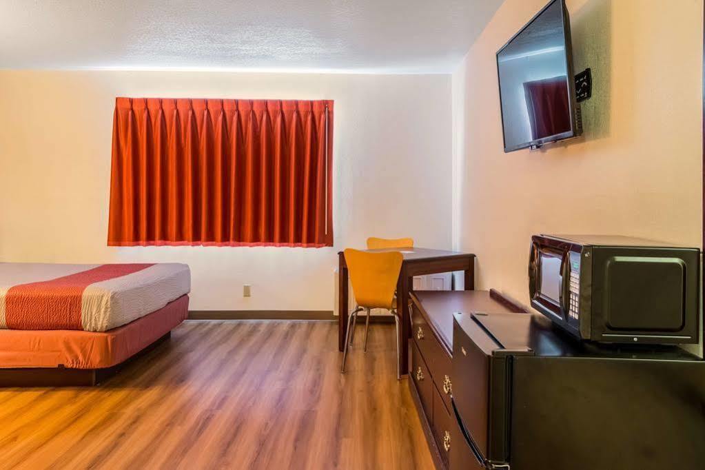 Motel 6 Gresham, Or - Portland エクステリア 写真