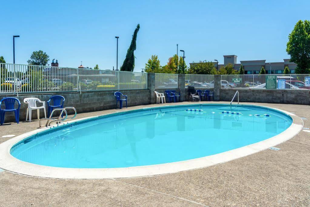 Motel 6 Gresham, Or - Portland エクステリア 写真