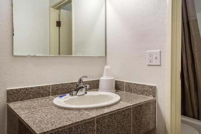 Motel 6 Gresham, Or - Portland エクステリア 写真