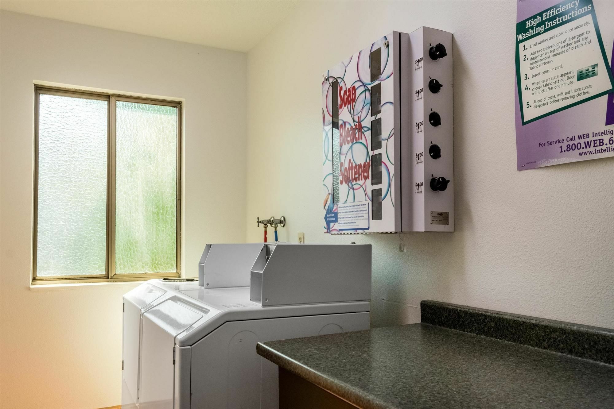 Motel 6 Gresham, Or - Portland エクステリア 写真